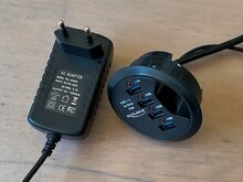 Delock suure võimsusega lauasisene 4-pordiline USB