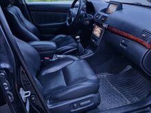 TOYOTA AVENSIS 2.2d_Manu_Rikkalik lisavarustus