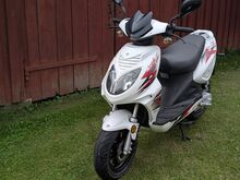 Väikse läbisõiduga roller Sachs Speedjet 50