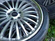 245/40 R22