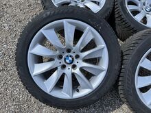 Оригинальные 18-дюймовые литые диски BMW с шипованной ре�