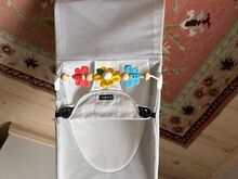 BabyBjörn Bouncer Balance Soft mesh helehall/valge