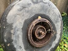 Müüa kaks vana retro ratast/rehvi ( väikelennuki)