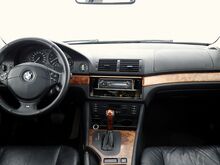 BMW 523