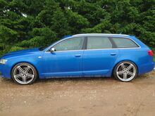 Продаётся аварийный Audi A6