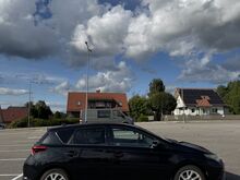 Toyota Auris 1.6 97 кВт