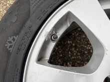 Volvo XC 17" originaal valuveljed rehvidega
