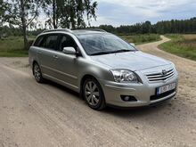 Toyota Avensis avariiline