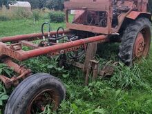 Traktor T-16