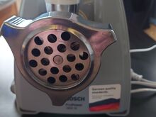 Мясорубка Bosch 1800 Вт