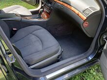 Mercedes Benz  E 220