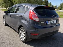 Ford Fiesta 1.0 74кВт 2013г.