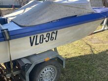 Mootorpaat koos mootori ja haagisega