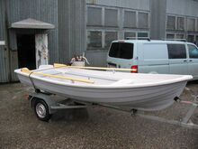 Mootor-sõudepaat C-440A