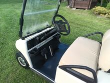 M: Bensiinimootoriga Golgiauto Club Car DS