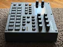 Elektron Digitakt сэмплер-драм-машина