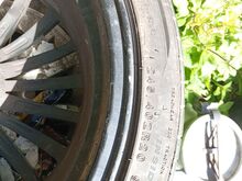 245/40 R22