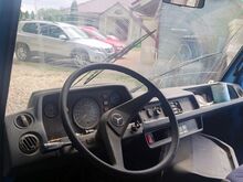 6-местный автобус Mercedes-Benz 207D