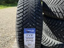 225/55R16 Sailun ICE BLAZER SPIKE 99T XL naast