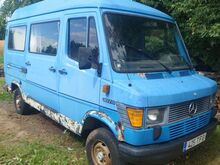 6-местный автобус Mercedes-Benz 207D