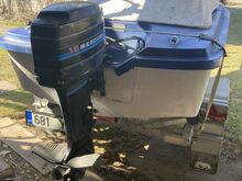 Mootorpaat koos mootori ja haagisega