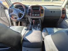 Mitsubishi Pajero 3.2d 118кВт 2003, 7 мест
