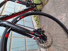 Kvaliteetne linnaratas Felt V95F (raam 56/28)