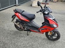 Roller Aprilia sr50r