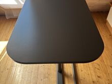 IKEA reguleeritav kirjutuslaud - tumehall