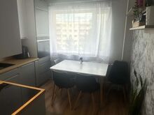 Квартира с планировкой на обе стороны дома в районе Ма�