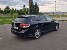TOYOTA AVENSIS 2.2D 110 kW MANUAAL 2010a