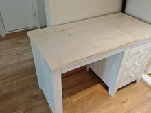 Täispuidust kirjutuslaud
