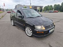 Mitsubishi Space Runner 2.4