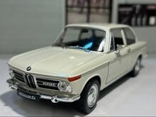 BMW 2002 1:24  mudel модель БМВ