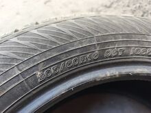 16" 205/60 Yokohama iceguard 7-8mm