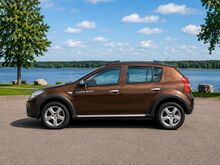 Dacia Sandero Stepway Laureate 1,6 62кВт