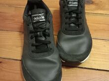 Mustad Adidas Spordijalatsid