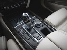 BMW X5 3.0 230kW Webasto, 7-Kohaline
