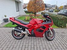 SUZUKI RF900