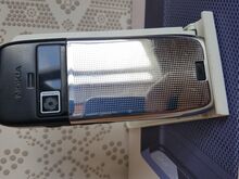 Nokia E51, зарядное устройство, USB-кабель, карта памяти 2 ГБ
