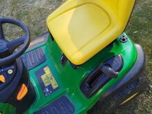 Садовый трактор John Deere X126