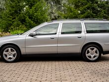 Volvo V70 2.4 D5 120кВт Momentum