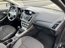 Ford Focus 1,6 77кВт, ШИПОВАННАЯ РЕЗИНА В КОМПЛЕКТЕ