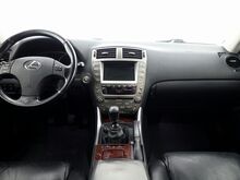 Lexus IS 220
