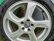 Volvo originaal veljed 17" ja Dunlop Winter Sport