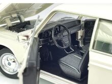 BMW 2002 1:24  mudel модель БМВ