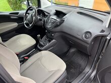 Müüa FORD Tourneo Courier