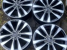 MERCEDES BENZ 17" ORIGINAAL VALUVELJED