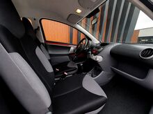 Peugeot 107 1.0 50kW