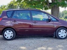 Toyota Corolla Verso 1,8 VVT-i 2003 a.